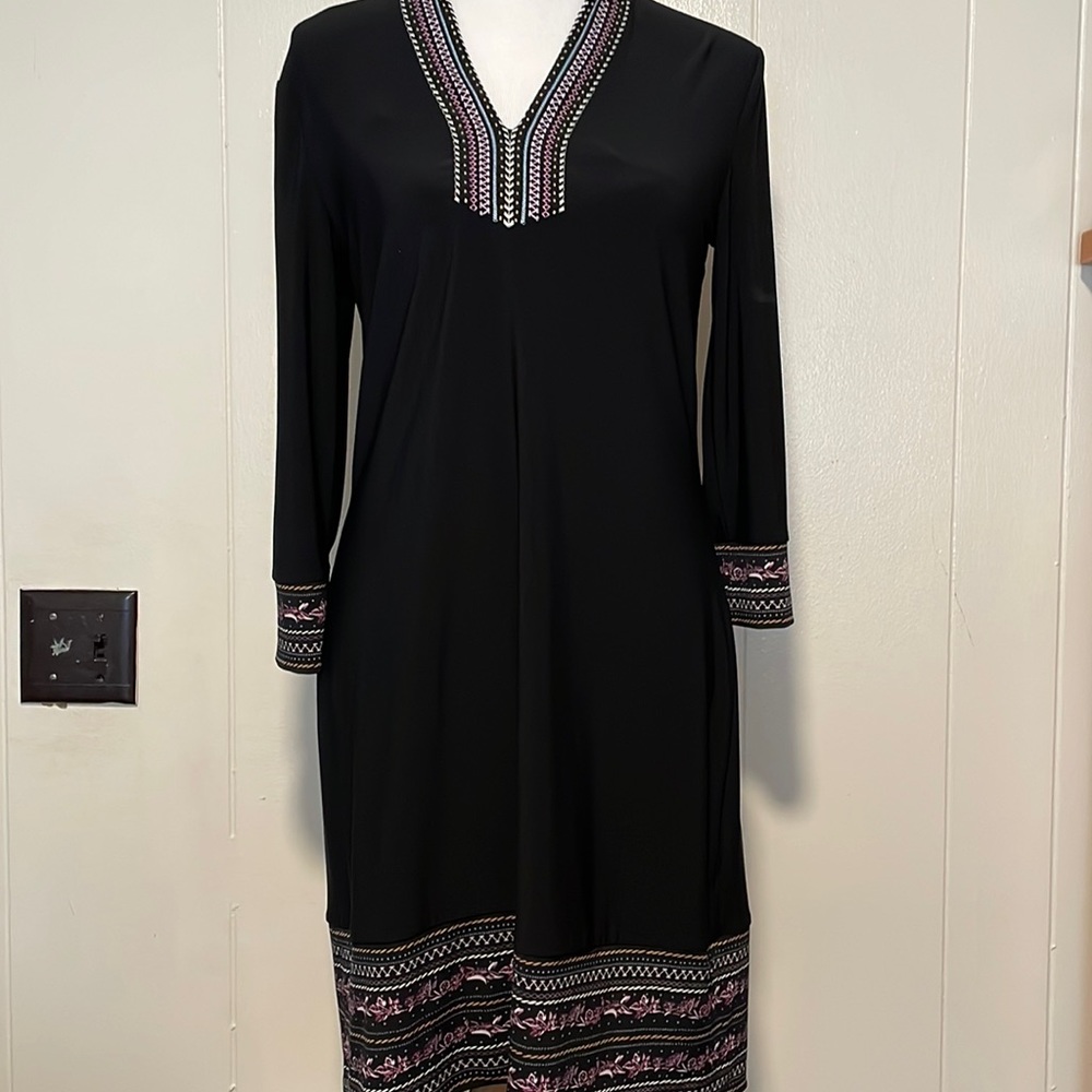 White House Black Market pullover black print size medium